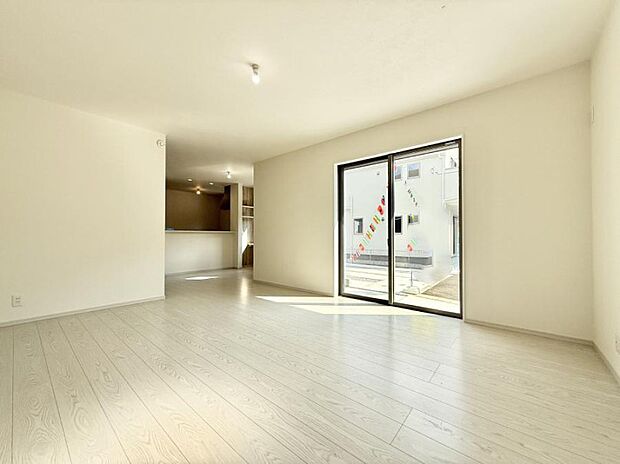 ■くつろぎと笑顔が集まる、心温まるリビング