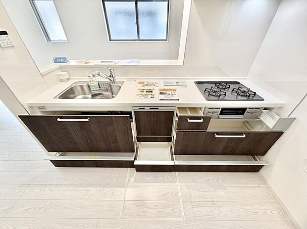 ■シンプルで機能的、毎日使いやすいキッチン