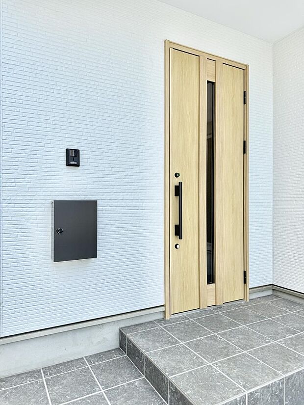 ■ 心地よい暮らしへとつながる、温かい玄関
