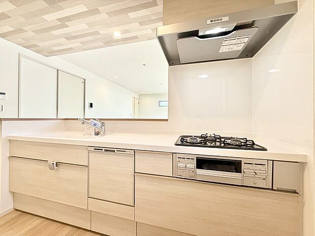 ■シンプルで機能的、毎日使いやすいキッチン