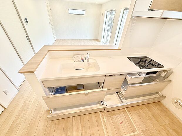 ■家族の絆を深める、温もりのあるキッチン