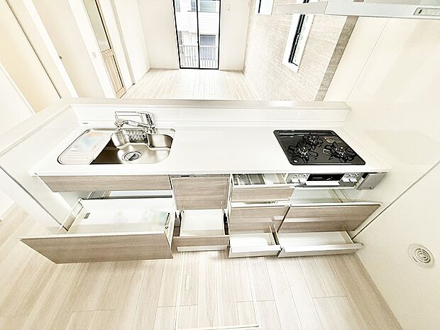 ■シンプルで機能的、毎日使いやすいキッチン