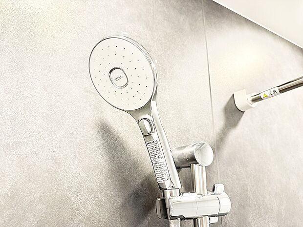 ■手元で簡単に止水できるため、水の無駄遣いを減らすことができます。