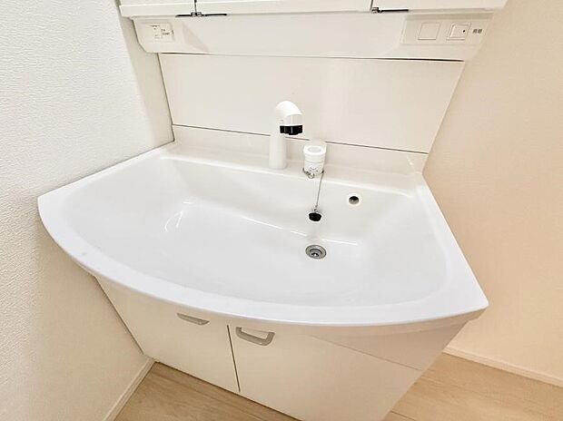 ■手洗いや顔を洗う時も快適に使える便利なシャワー