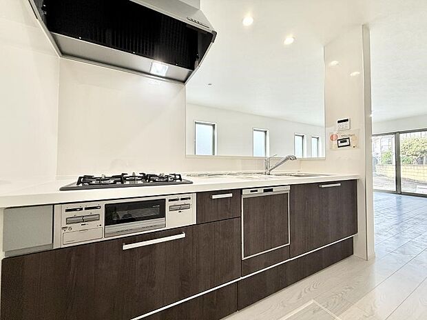 ■会話が深まる対面キッチン！家族との会話がはずみます！  