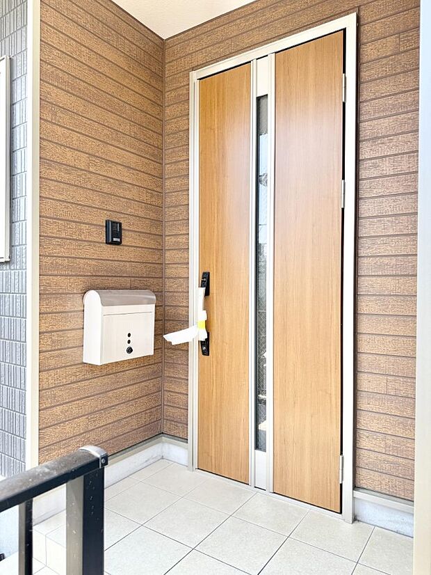 ■ シンプルで美しく、住まいの第一印象を彩る玄関です