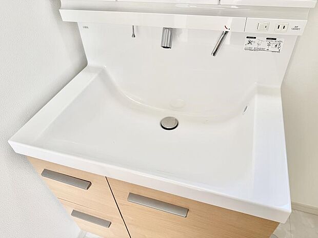 ■手洗いや顔を洗う時も快適に使える便利なシャワー