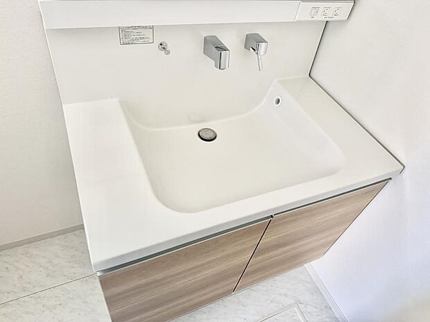 ■手洗いや顔を洗う時も快適に使える便利なシャワー