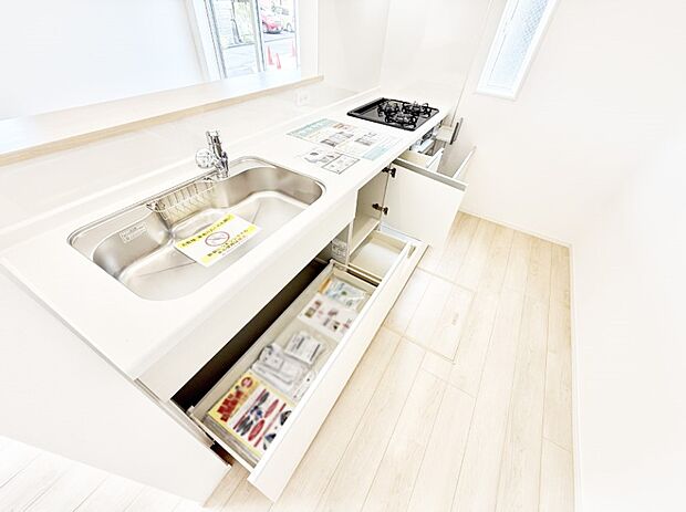 収納力豊富なシステムキッチンです!