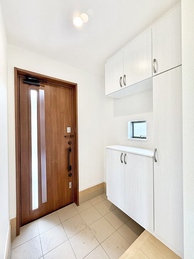 ■ 毎日を気持ちよく迎える、明るく温もりのある玄関