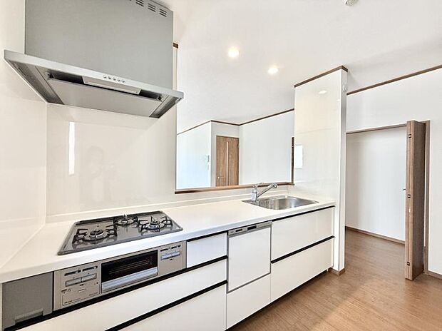 ■シンプルで美しく心地よい時間を生むキッチン空間