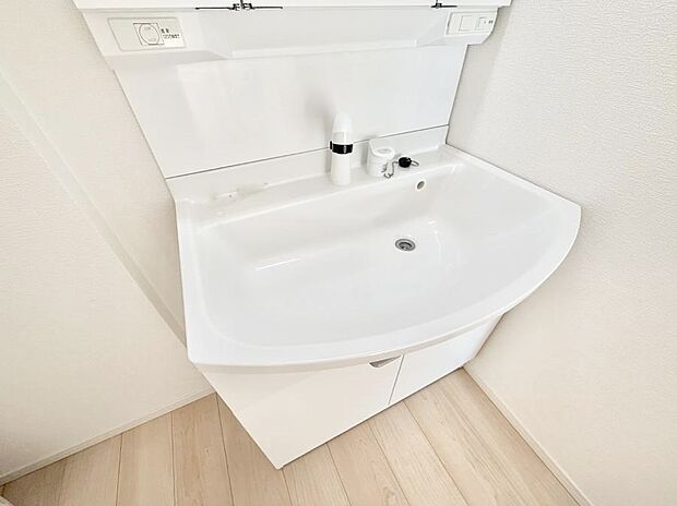 ■手洗いや顔を洗う時も快適に使える便利なシャワー