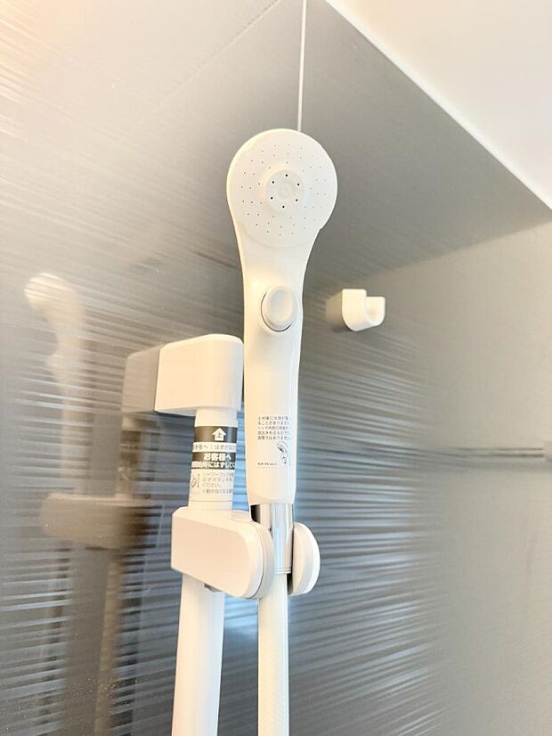 ■手元で簡単に止水できるため、水の無駄遣いを減らすことができます。