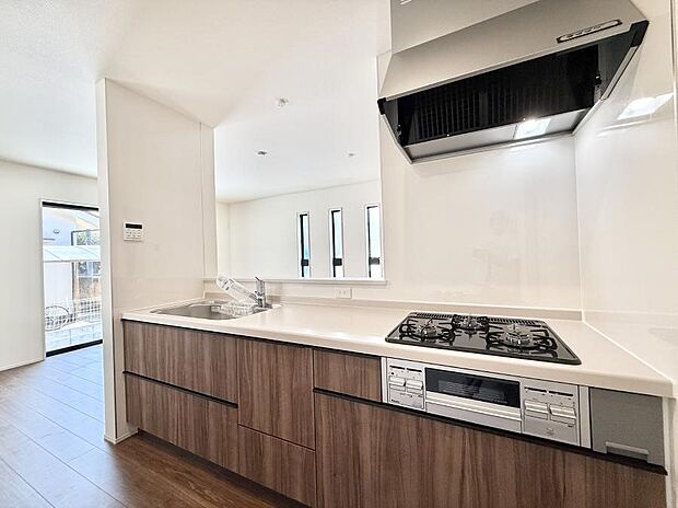 ■シンプルで機能的、毎日使いやすいキッチン