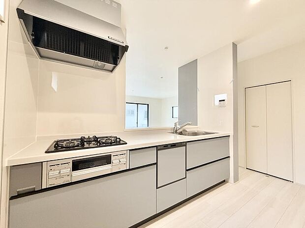 ■シンプルで機能的、毎日使いやすいキッチン