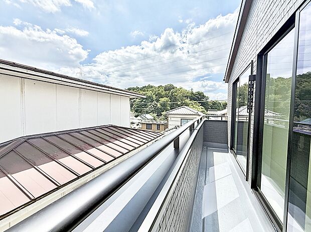 ■ 季節の移ろいを感じられる開放的な空間です