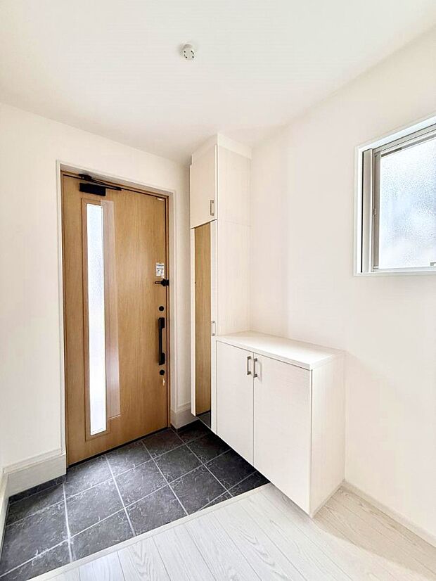 ■ 毎日を気持ちよく迎える、明るく温もりのある玄関