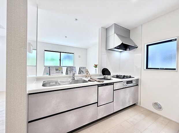 ■シンプルで機能的、毎日使いやすいキッチン