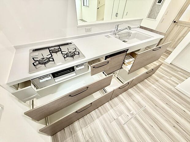 ■家族の絆を深める、温もりのあるキッチン