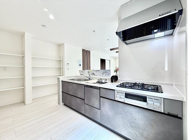 ■シンプルで機能的、毎日使いやすいキッチン