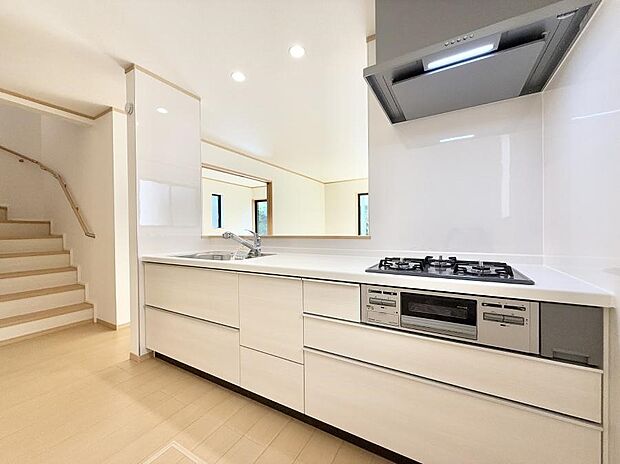 ■シンプルで機能的、毎日使いやすいキッチン