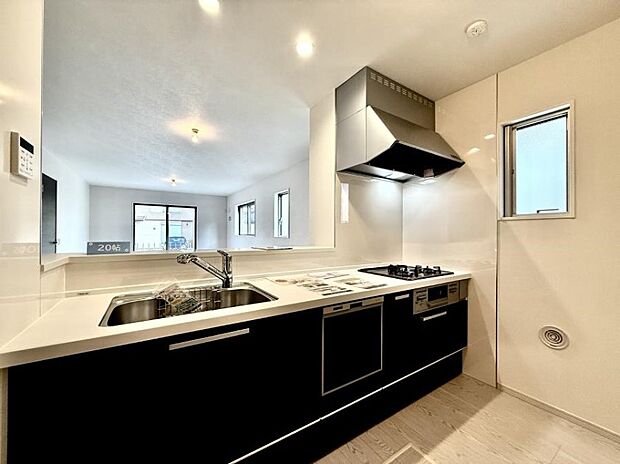 ■シンプルで機能的、毎日使いやすいキッチン