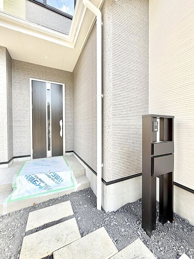 ■ 家族とゲストをやさしく迎える、心温まる玄関