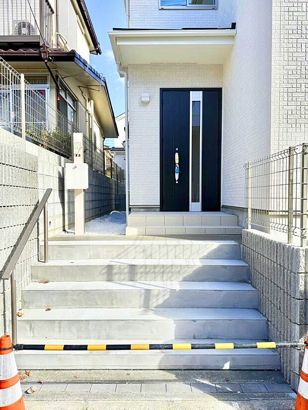 ■玄関はお家の顔！おしゃれな玄関アプローチでお客様をお迎え！  