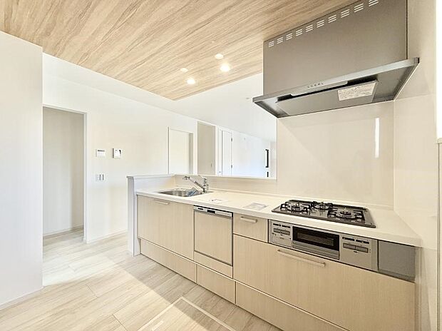 ■シンプルで機能的、毎日使いやすいキッチン