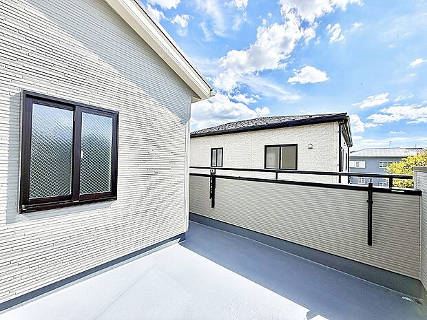 ■ 季節の移ろいを感じられる開放的な空間です