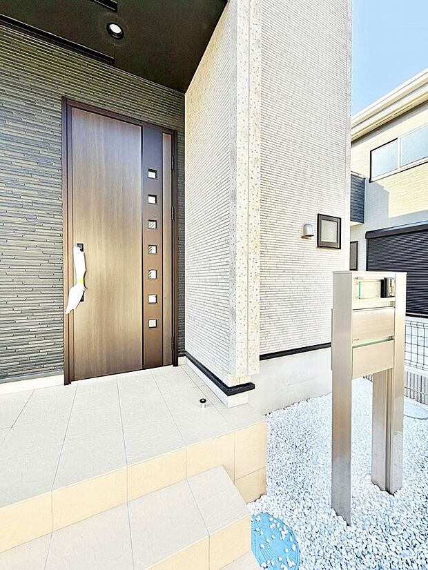 ■ 心地よい暮らしへとつながる、温かい玄関