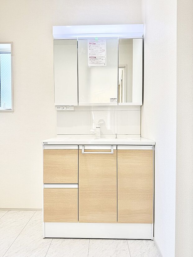 ■明るい洗面所は毎朝の歯磨きも楽しくできちゃいそうです♪