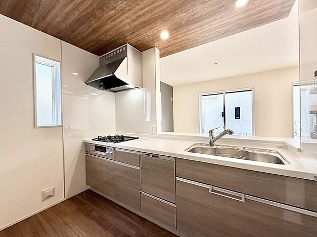 ■家族の絆を深める、温もりのあるキッチン