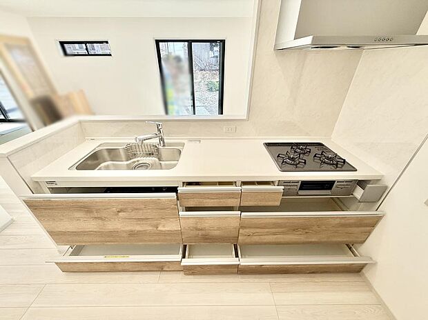 ■収納力豊富なシステムキッチンです!