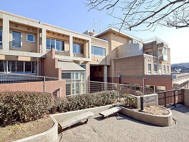 小学校 1000m 川崎市立向丘小学校