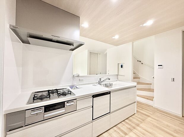 ■シンプルで美しく心地よい時間を生むキッチン空間