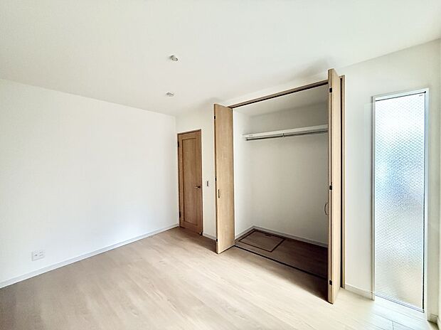 ■寝室に広い収納は外せませんね!