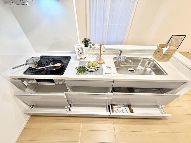 ■家族の絆を深める、温もりのあるキッチン