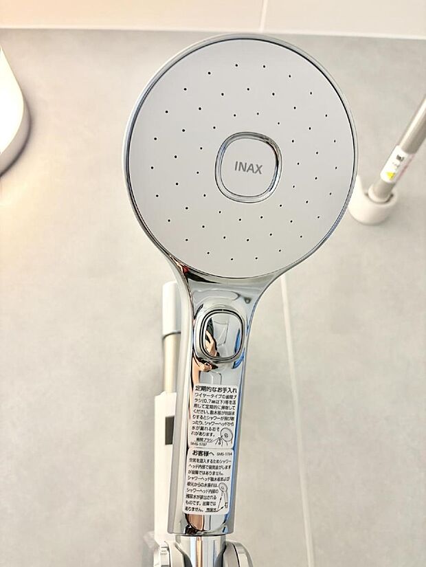 ■手元で簡単に止水できるため、水の無駄遣いを減らすことができます。