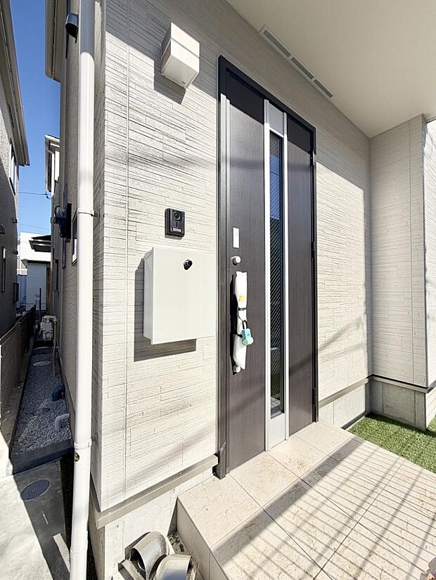 ■ 心地よい暮らしへとつながる、温かい玄関