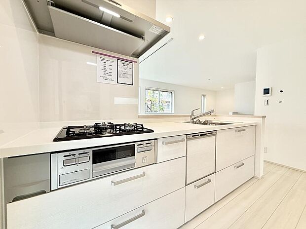 ■シンプルで機能的、毎日使いやすいキッチン