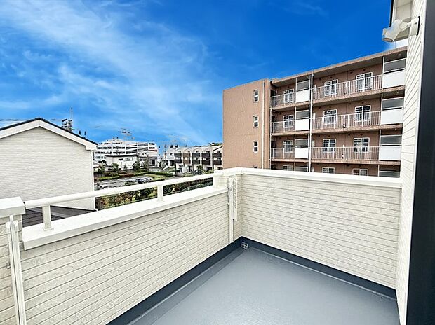 ■ 季節の移ろいを感じられる開放的な空間です