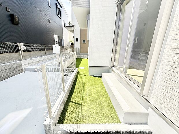 ■季節の移ろいを感じられる、落ち着いた雰囲気の屋外空間