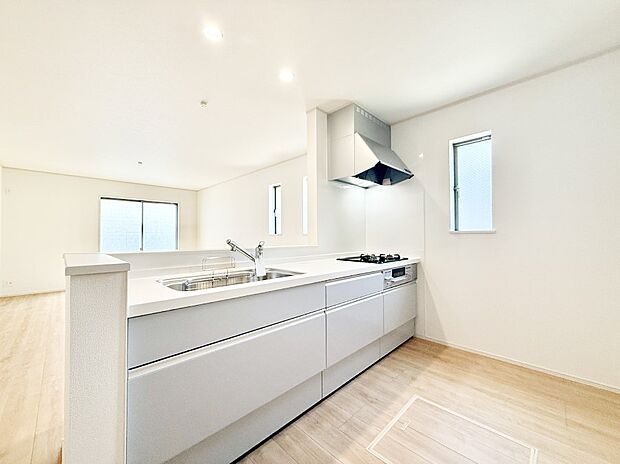 ■シンプルで機能的、毎日使いやすいキッチン