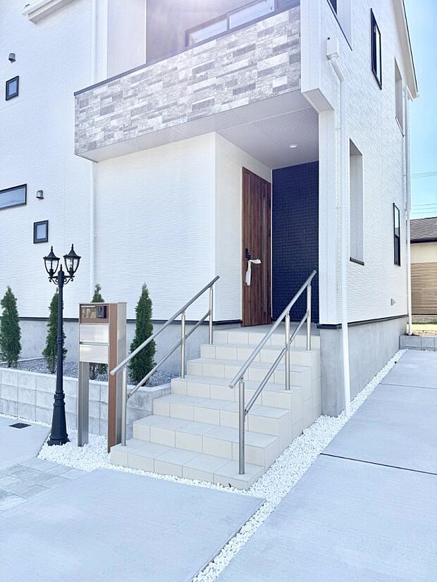 ■玄関はお家の顔!おしゃれな玄関アプローチでお客様をお迎え!