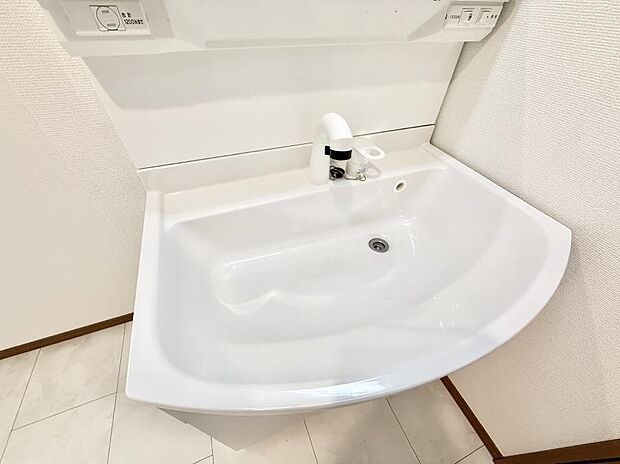 ■手洗いや顔を洗う時も快適に使える便利なシャワー