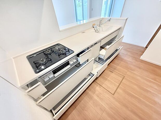 ■家族の絆を深める、温もりのあるキッチン