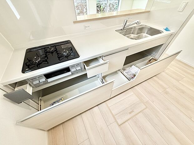 ■家族の絆を深める、温もりのあるキッチン