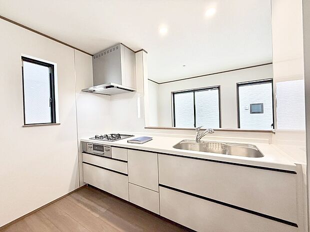 ■シンプルで機能的、毎日使いやすいキッチン