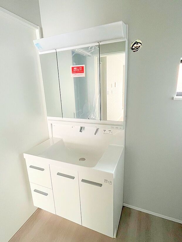 ■明るい洗面所は毎朝の歯磨きも楽しくできちゃいそうです♪